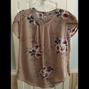 Women’s floral cap sleeve blouse